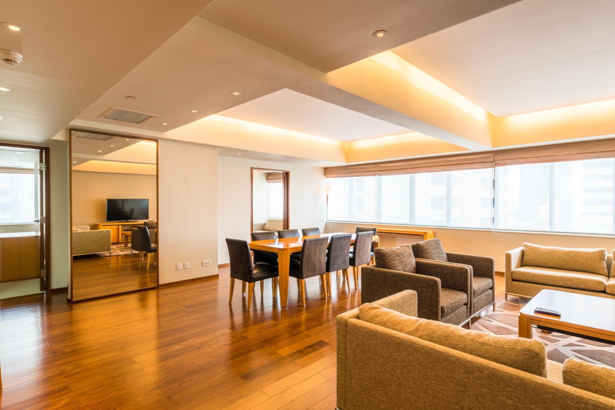 Aparthotel Centre Serviced 5*